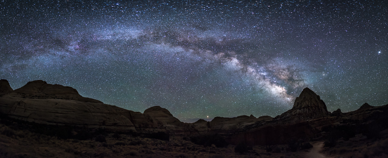 Milky Way over Pectols Pyramid arch in Capitol Reef